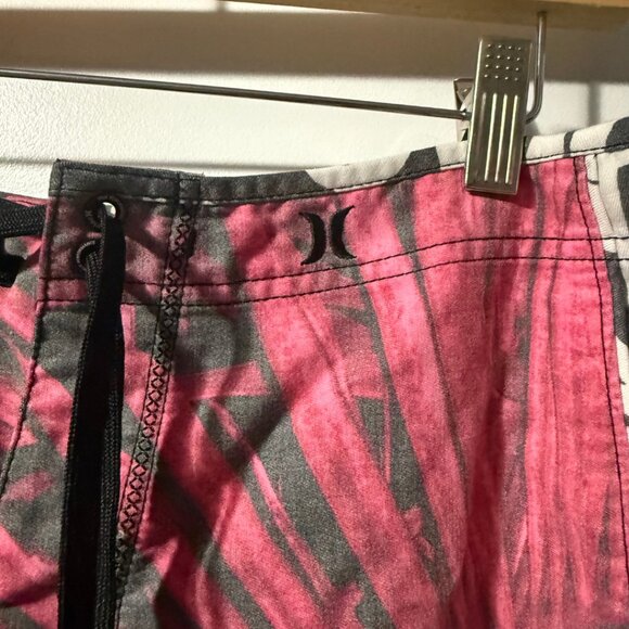 Hurley Palmdale 20” Board Shorts – Men’s Size 32, Good Condition - Picture 5 of 6